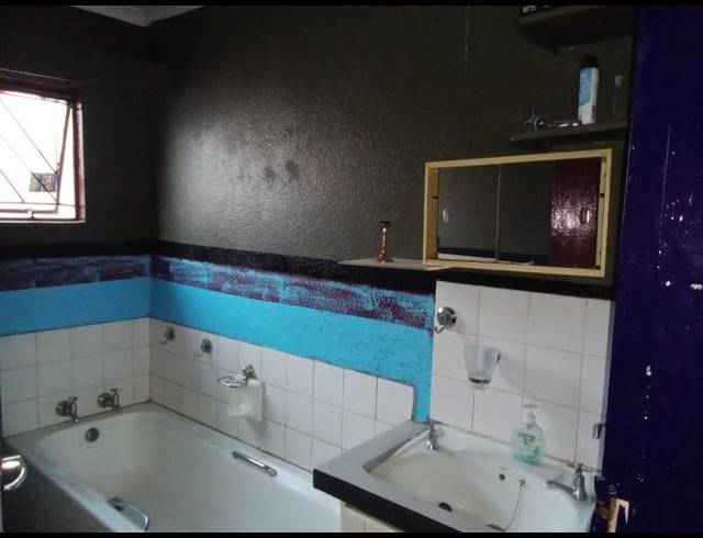 2 BEDROOM HOUSE FOR SALE IN HOSPITAL VIEW